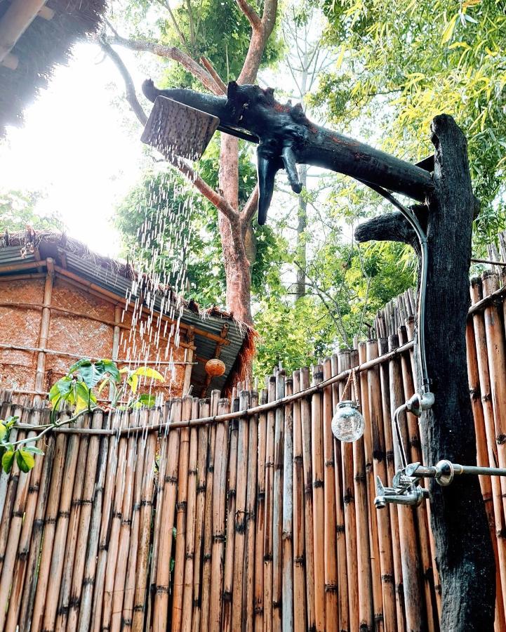 Happy Lemon Tree Lodge Sauraha Esterno foto