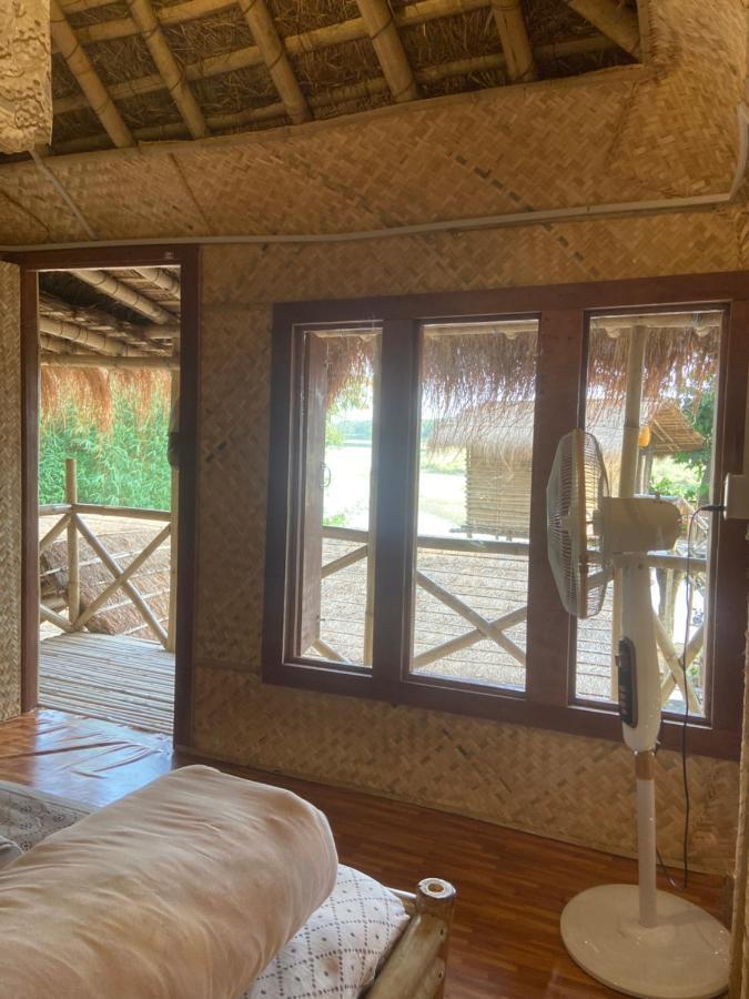 Happy Lemon Tree Lodge Sauraha Esterno foto